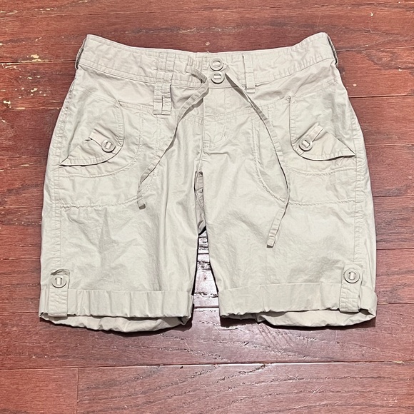 Columbia‎ 4 Pocket 100% Cotton Khaki Shorts - sz 4 12L - Picture 1 of 4